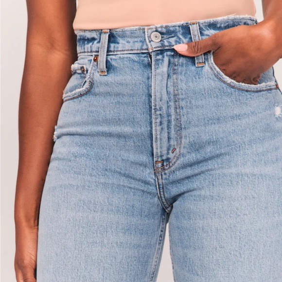 ABERCROMBIE & FITCH Curve Love Stretch Ultra High Rise 90s Straight Blue Jean - Picture 6 of 16